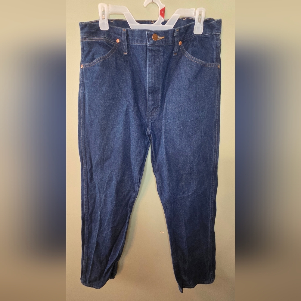 Wrangler Men's Deep Blue Relaxed Jeans